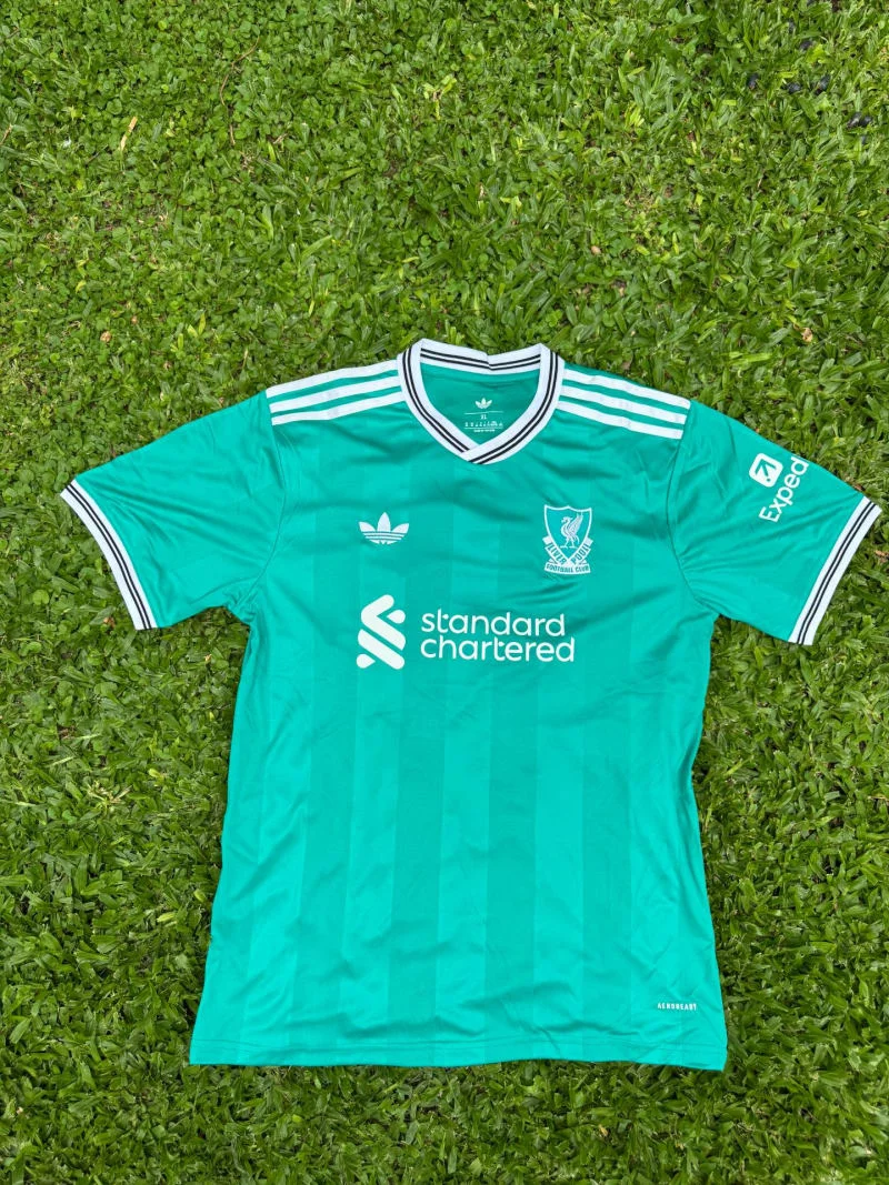 Liverpool 25/26 (tercera) - Versión hincha