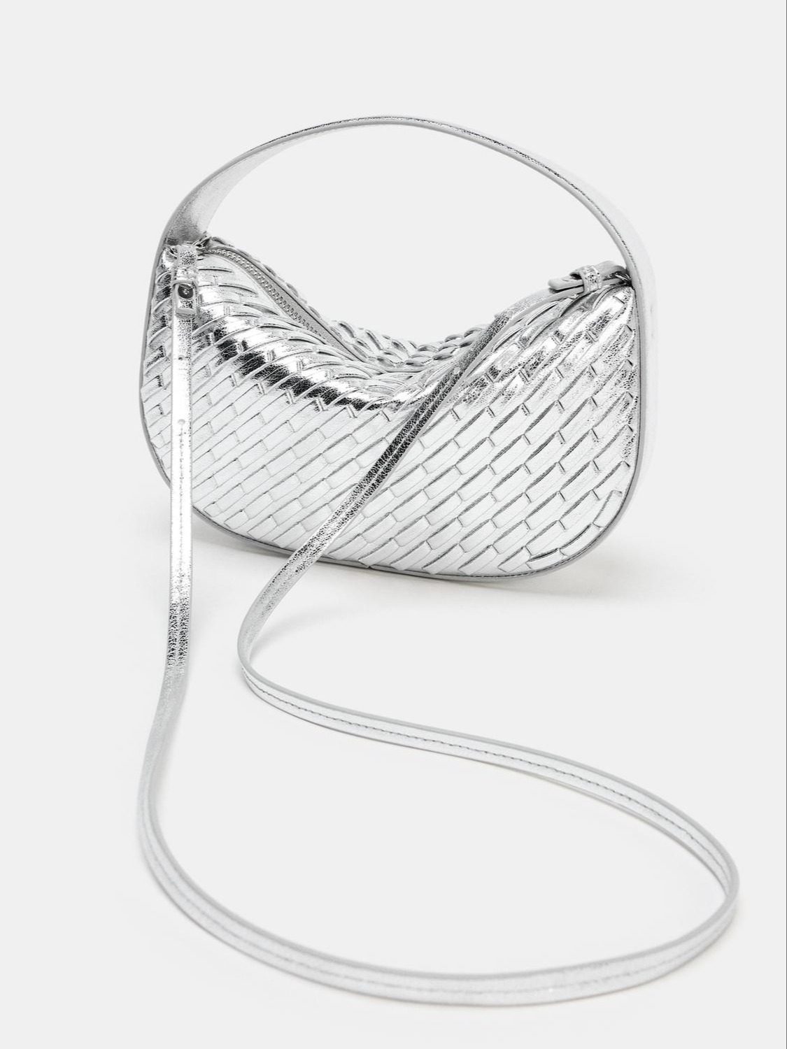BOLSO DE MANO EFECTO TRENZADO