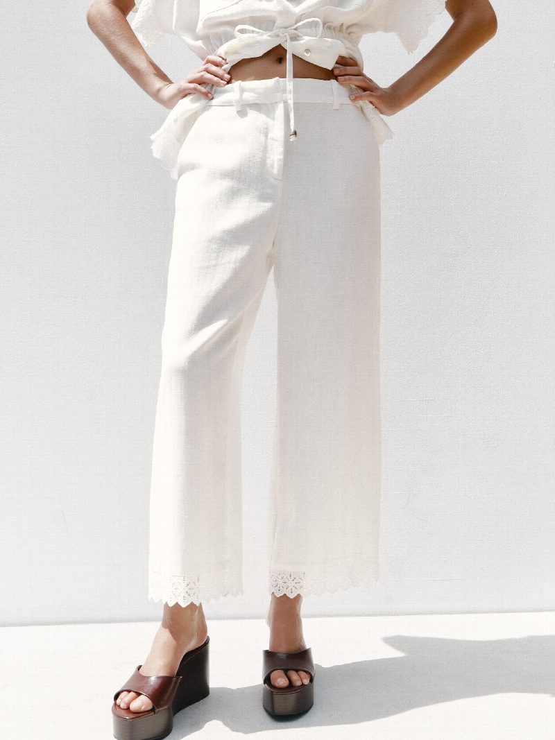 PANTALÓN CON RAMIO BAJO PUNTILLA BLANCO ROTO