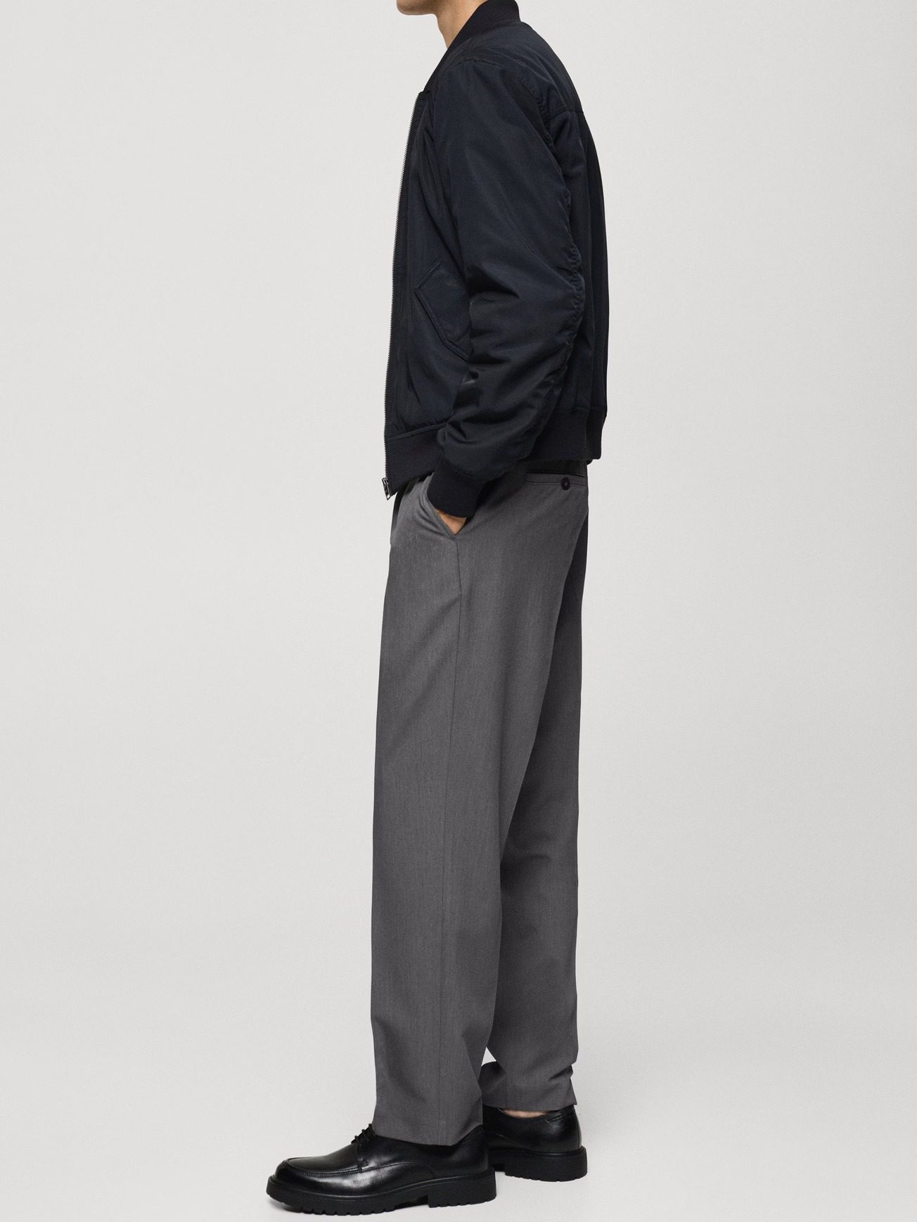 Pantalón regular fit pinzas