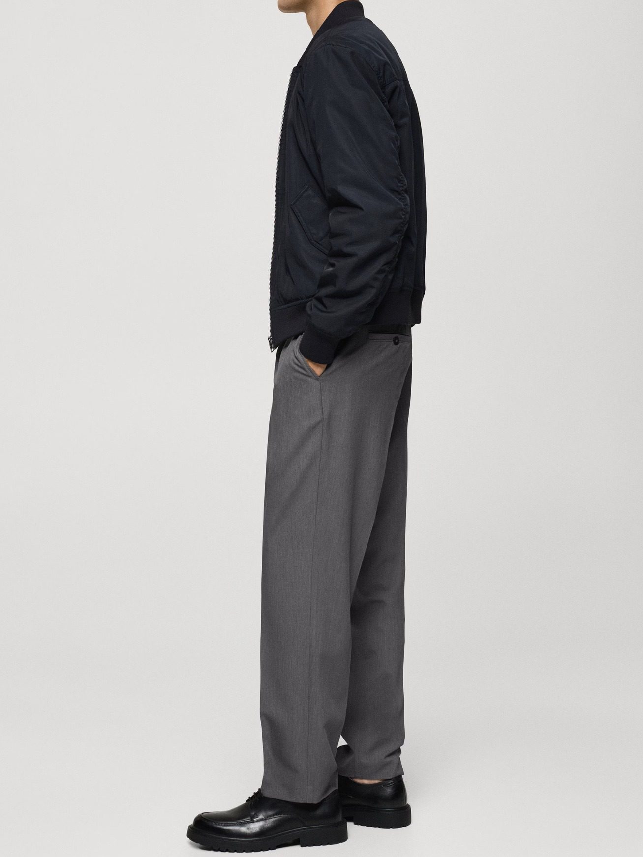 Pantalón regular fit pinzas