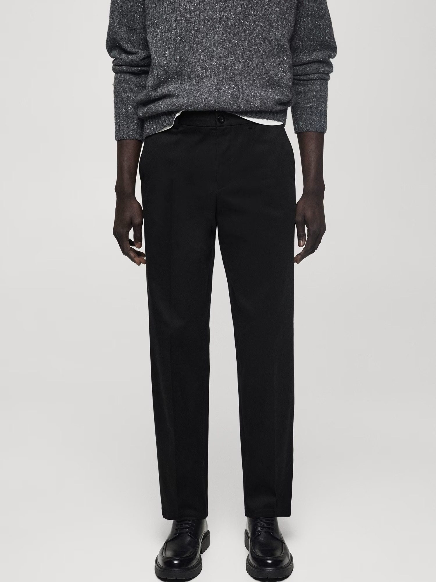 Pantalón regular fit pinzas