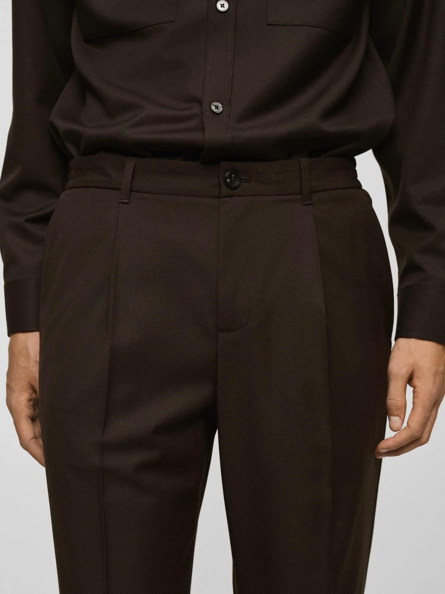 Pantalón regular fit pinzas