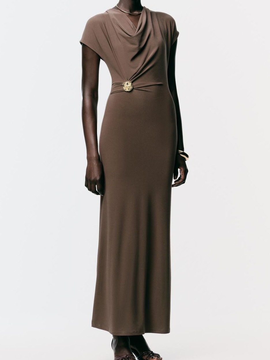 VESTIDO DRAPEADO FORNITURA MARRON