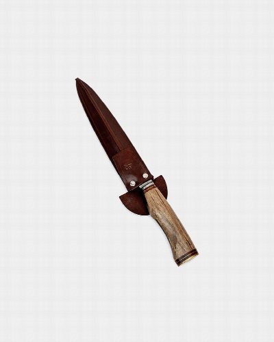 Cuchillo de madera con puntera de bronce