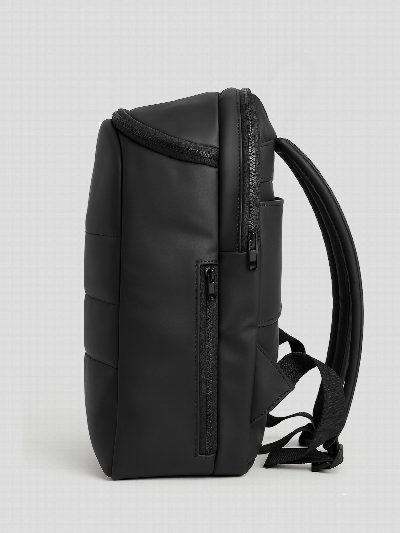 Mochila matera blackstyle para laptop 17" + una yerbera de regalo