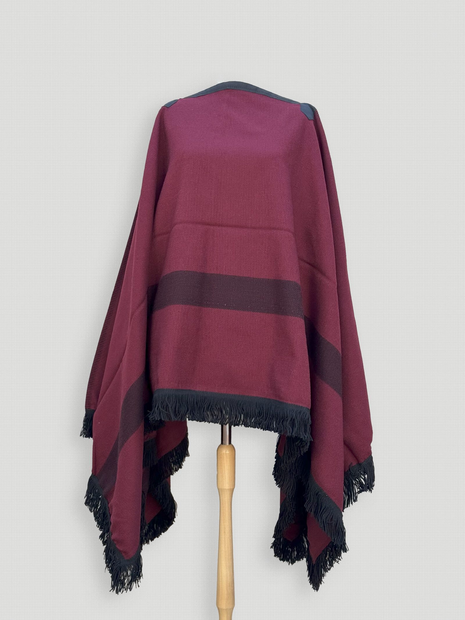 Poncho de hilo Bordo