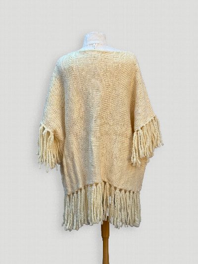Poncho de lana beige