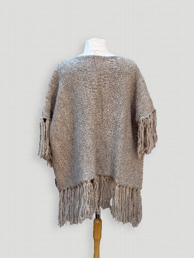 Poncho de lana gris